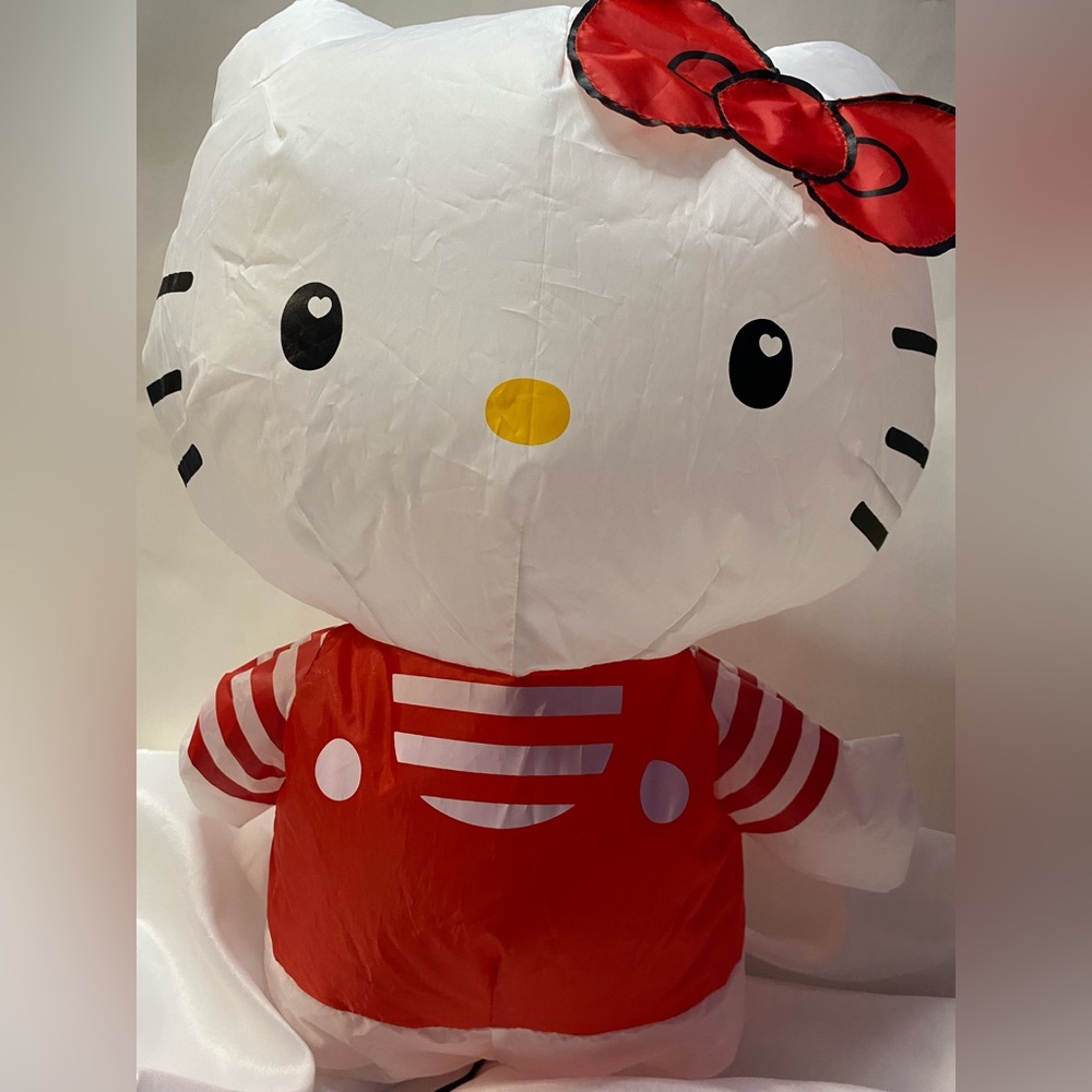 Hello Kitty Self-Inflatable ! VALENTINE 2023 “CVS”